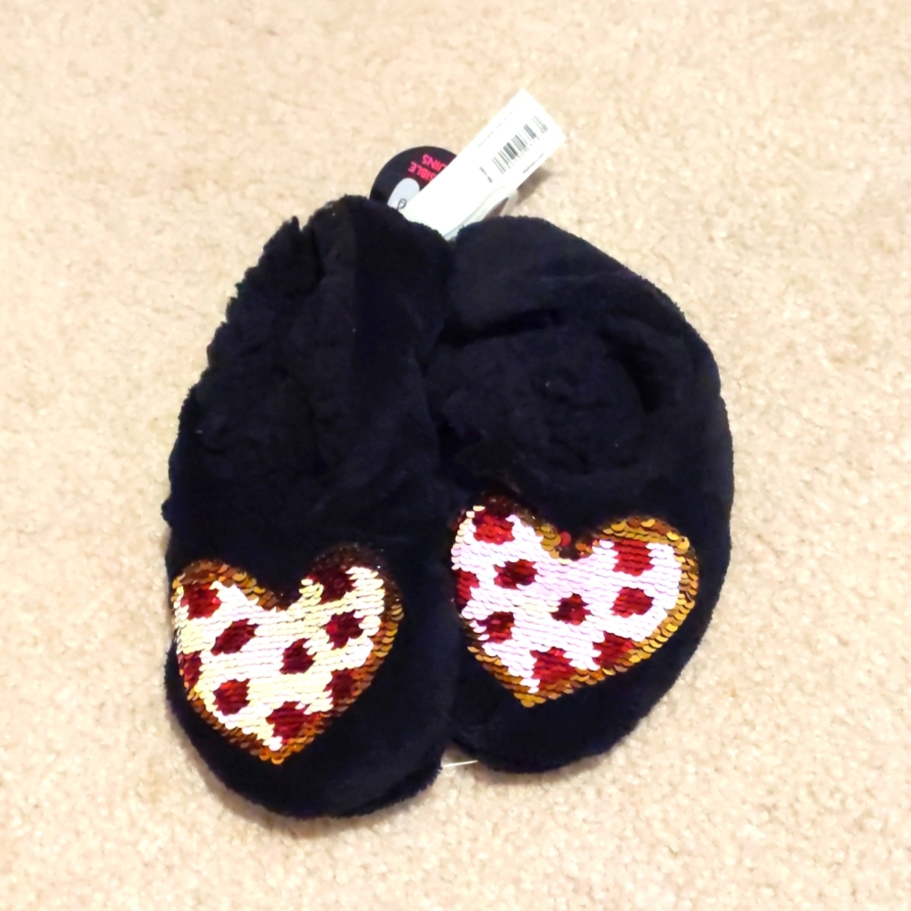 No Boundaries Glitter Slippers in Size S-M (5-7)